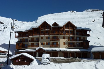 Le Peclet **** - chalet met sneeuw en bergen